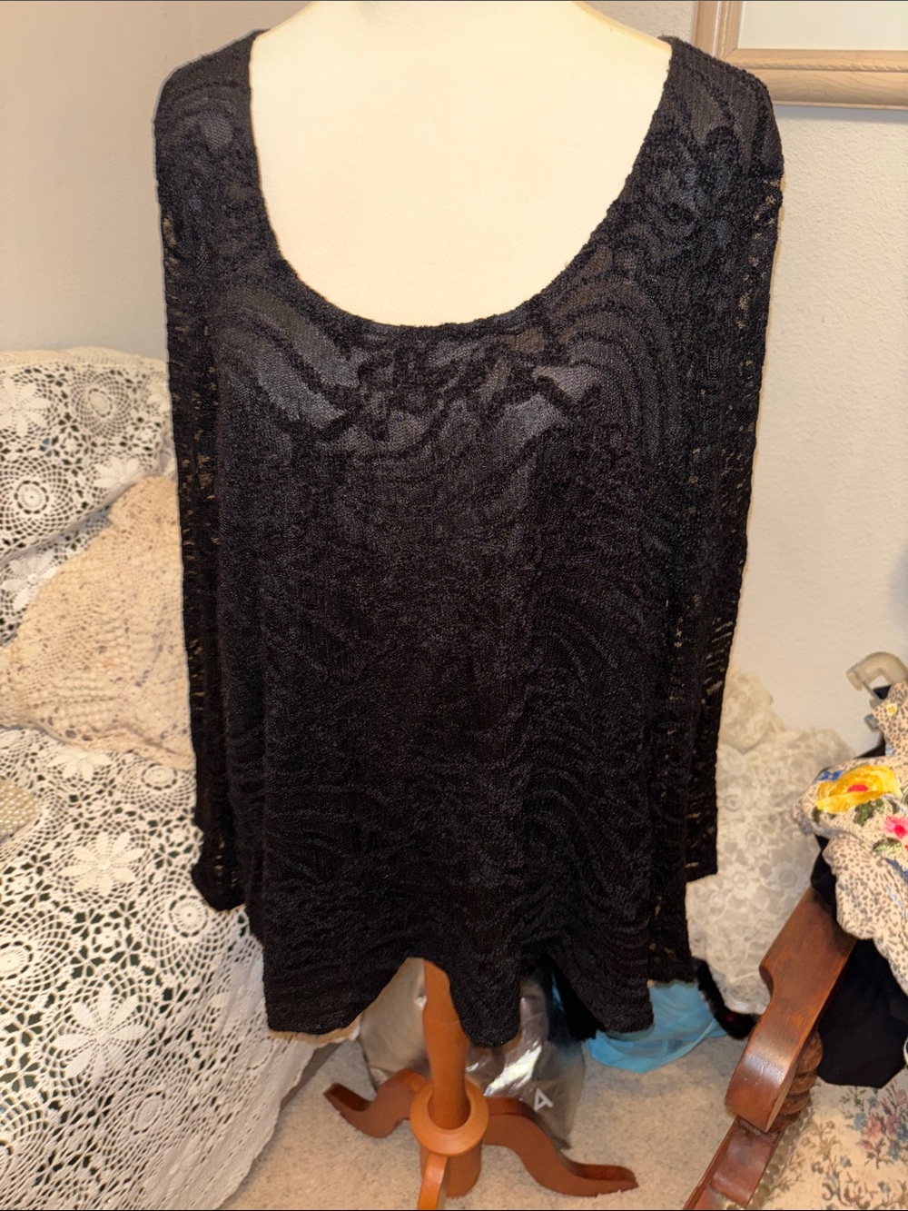 American Rag Black Lace Long Sleeve Scoop-Neck Top